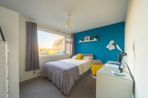 Bright Ground Floor Double Ensuite Room