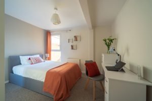 Large Ground Floor Ensuite Room
